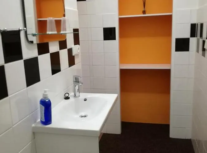 Dj-penzion Pensión 3*